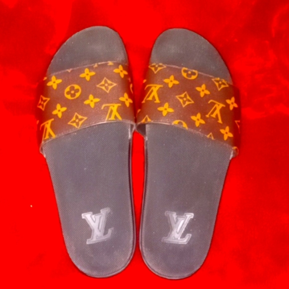 Louis Vuitton slide - Picture 1 of 2